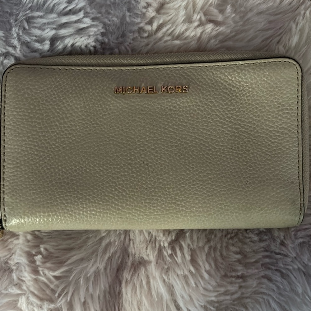 Michael Kors zip round large wallet/wristlet